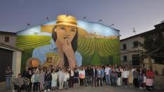 Un gran mural en Salas Bajas que invita a catar el Somontano