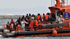 Rescatadas 58 personas, entre ellas cuatro niños, de otra patera en el mar de Alborán