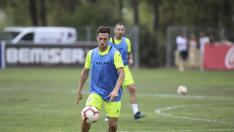 Jorge Miramón, durante un entrenamiento con la Sociedad Deportiva Huesca.
