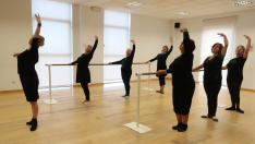 Clase de ballet para mayores en el centro cívico de Oliver.