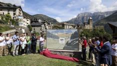 El 16 de agosto, coincidiendo con la conmemoración del centenario, se descubrió un mural en el parquin de Torla