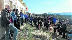 Antiguos habitantes del Mas Blanco y colaboradores de Recartografías, en la inauguración del museo