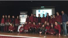 Alumnos de 4º de ESO organizadores de la primera carrera a beneficio del orfanato de Nepal.
