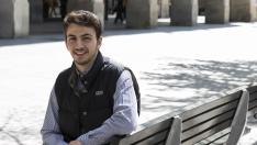Sergio Pérez, en el paseo de la Independencia de Zaragoza, quiere emanciparse desde que encontró un trabajo de fin de semana.
