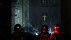 Interior de la catedral de Notre Dame tras el incendio