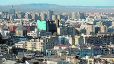 Vista aérea de un conjunto de viviendas en el centro de Zaragoza.