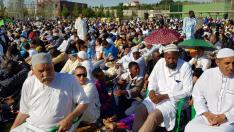 Alrededor de 4.000 musulmanes han celebrado esta mañana la fiesta del Ramadán en el polideportivo de la Granja.