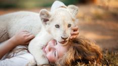 Fotograma de 'Mia y el león blanco'