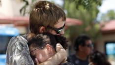 El Paso (United States), 03/08/2019.- Police officers respond to a shooting incident at a Walmart in El Paso, Texas, USA, 03 August 2019. Reports state that at least 10 people have been killed and 30 are injured. Police say that one male suspect is in custody. (Estados Unidos) EFE/EPA/IVAN PIERRE AGUIRRE Mass shooting at Wal-Mart in El Paso, Texas