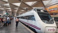 Renfe quiere alargar diez minutos la llegada del Ave de las 7.05 desde Zaragoza y Madrid y el de regreso a la capital aragonesa de las 21.30.