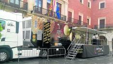 El expotrailer de C’alial en la plaza de San Juan de Teruel, donde se presentó la iniciativa.