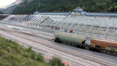 Imagen de la nueva estación de Canfranc en obras que tendrá un tejado de aluminio.