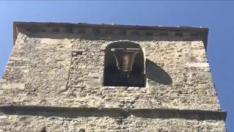 La campana de la iglesia de Jánovas vuelve a sonar en casa cincuenta años después