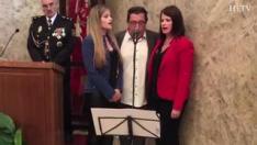 La comisaría se ha vestido de gala en el Día de la Policía para entregar diez condecoraciones y reconocer también a la primera mujer policía que llegó a la ciudad hace 28 años.