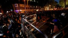 Cargas policiales junto a la Delegación de Gobierno en Barcelona.