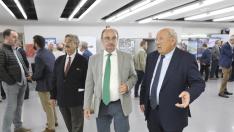 Javier Lambán y César Trillo, presidente de Riegos, en la jornada informativa de Huesca.