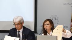 La delegada del Gobierno, Carmen Sánchez, y el subdelegado, José Abadía, este lunes
