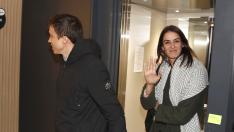Ïñigo Errejón llega a la sede del partido junto a la portavoz de la formación en el Ayuntamiento de Madrid, Rita Maestre.