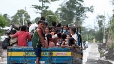 Evacuados por el tifón Kammuri en la provincia de Albay, en Filipinas.
