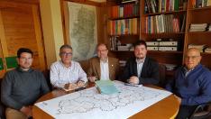 Reunión del director general de Carreteras, Bizén Fuster, con representantes de Torrevelilla, La Cañada de Verich y Belmonte de San José
