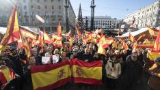 La concentración en Zaragoza reunió a unas 1.200 personas frente al ayuntamiento.
