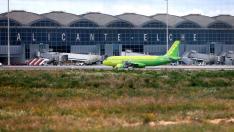 El aeropuerto de Alicante ha desviado vuelos a Valancia y el de Valencia ha sido cerrado