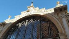 El alcalde de Zaragoza, Jorge Azcón, ha visitado este miércoles el renovado Mercado Central . Este juebves la lonja abrirá de nuevo sus puertas al público.