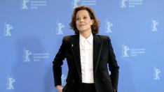 Berlin (Germany), 20/02/2020.- US actress Sigourney Weaver poses during the 'My Salinger Year' photocall during the 70th annual Berlin International Film Festival (Berlinale), in Berlin, Germany, 20 February 2020. The movie is presented in the Berlinale Special section at the Berlinale that runs from 20 February to 01 March 2020. (Cine, Alemania) EFE/EPA/RONALD WITTEK My Salinger Year - Photocall - 70th Berlin Film Festival