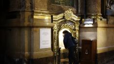 El Pilar hace efectivas las recomendaciones de la Conferencia Episcopal por el coronavirus y recomienda no besar la columna de la Virgen