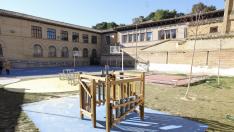 El colegio El Parque ha instalado nuevos juegos inclusivos en los patios de recreo.