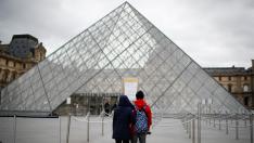 Louvre museum among top French tourism landmarks closed their doors due to coronavirus.