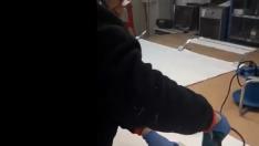 Confeccion de mascarillas en la planta de Arpa EMC en el polígono Centrovía de La Muela.
