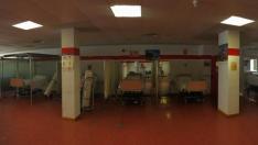 En el gimnasio de rehabilitación se han habilitado camas para ampliar la capacidad del hospital San Jorge.