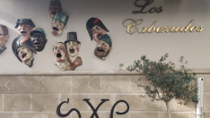 Pintada en la fachada del restaurante Los Cabezudos de Zaragoza.