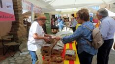 Uno de los puestos de la Feria de la Cereza de Bolea del año pasado.