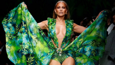 Jennifer Lopez, en el desfile de Versace en septiembre de 2019.