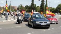 Cientos de vehículos recorren Zaragoza en la caravana de Vox contra el Gobierno