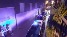 Varias patrullas se desplazaron anoche al número 48 de la calle de Ramón Pignatelli, en Zaragoza.