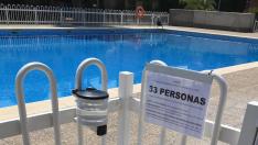 La regulación de las piscinas comunitarias hace agua durante la desescalada