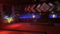 Sesión de música 'online' en la discoteca Coliseum de Almudévar, cerrada al público de momento por la crisis sanitaria.