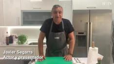 El actor y presentador Javier Segarra continúa con las vídeo recetas. Este miércoles, una deliciosa y refrescante ensalada campera. Dale al play, no te pierdas cómo se hace en el siguiente vídeo o entra en su canal de Youtube: Cocina con Segarra.