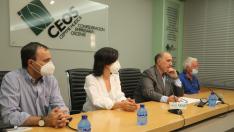 José Fernando Luna, presidente de los empresarios de la provincia de Huesca (segundo por la derecha), ha comparecido este jueves junto a otros tres vicepresidentes de CEOS-Cepyme.
