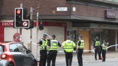 La policía acordona la calle Argyle de Glasgow tras el ataque de este domingo.