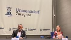 El rector en funciones de la Universidad de Zaragoza, José Antonio Mayoral, y la consejera de Ciencia, Universidad y Sociedad del Conocimiento, Maru Díaz.