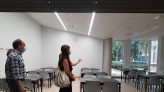 La consejera de Sanidad, Sira Repollés, en su visita al Centro de Rehabilitación Psicosocial Nuestra Señora del Pilar.