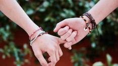 Una pulsera de la amistad.