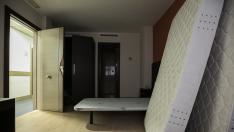 La Sareb ha iniciado el proceso judicial para desalojar a las personas sin techo que desde hace casi tres meses viven en el hotel San Valero.