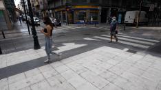 Avanzan a buen ritmo las obras para evitar resbalones en las aceras de Don Jaime en Zaragoza