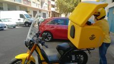 Nuevo modelo de moto eléctrica que Correos ha incorporado a su flota de Zaragoza