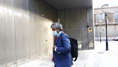 El abogado defensor de Lanza, Endika Zulueta, a su llegada este lunes a los juzgados de Zaragoza.